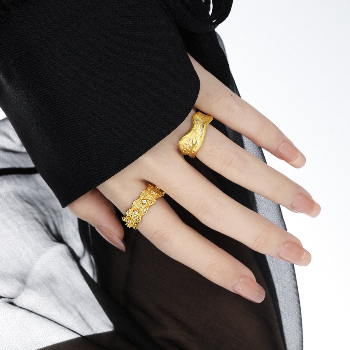 Ribbon band rings