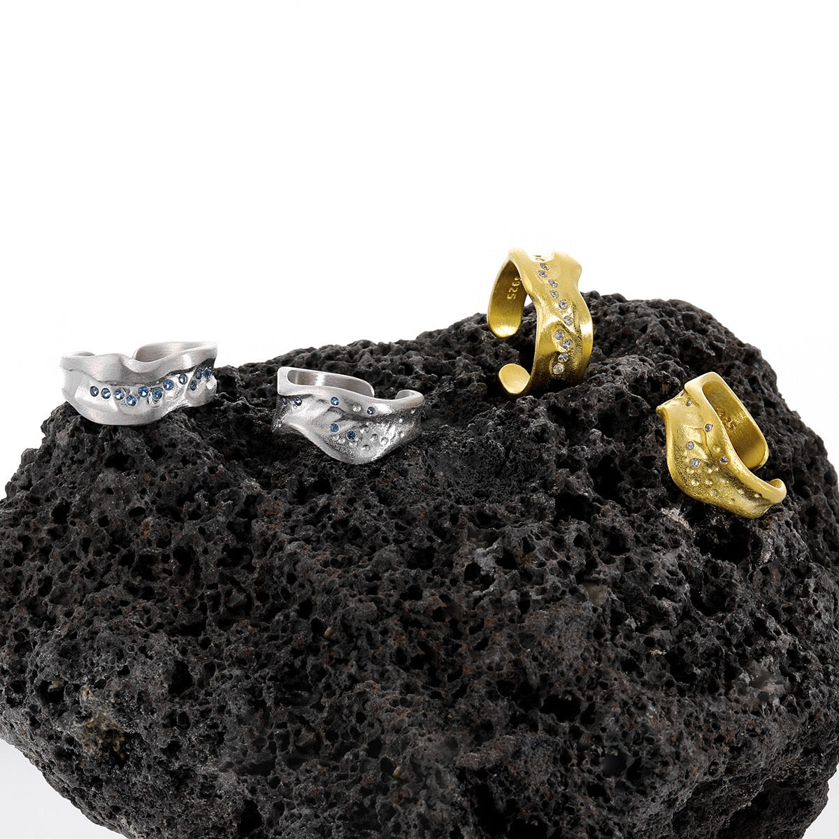 Ribbon band rings