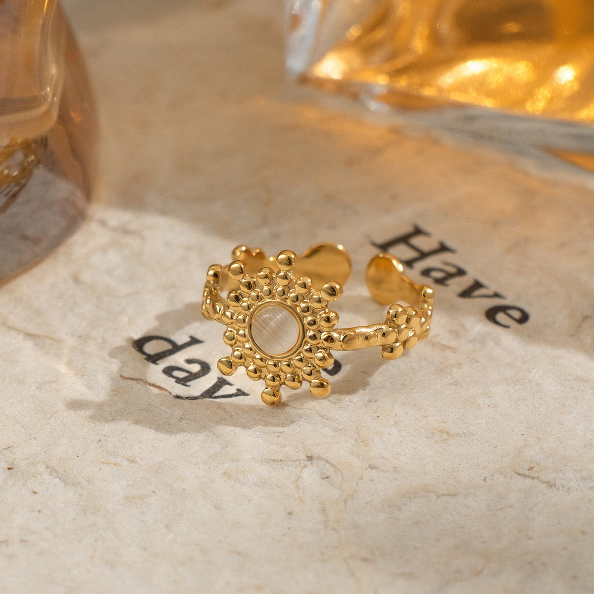 Cat eye sun ring