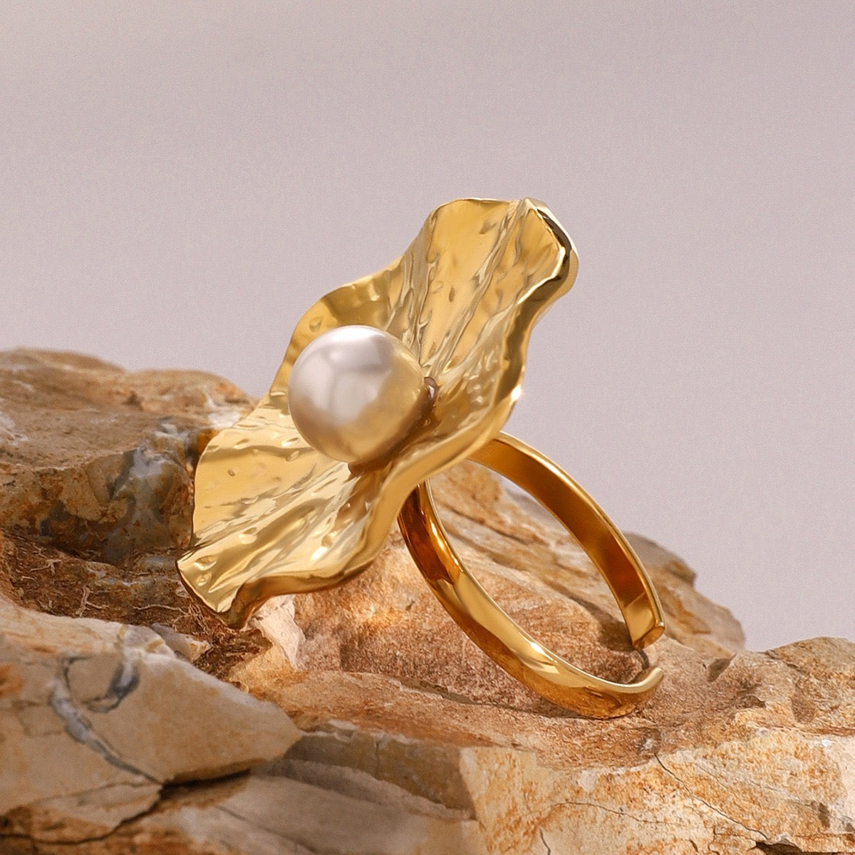 Louis Summer flower pearl ring
