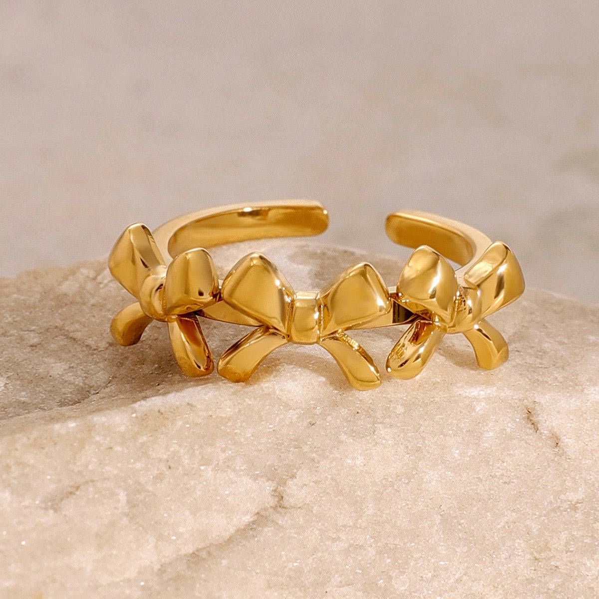 Nadia Three bows rings