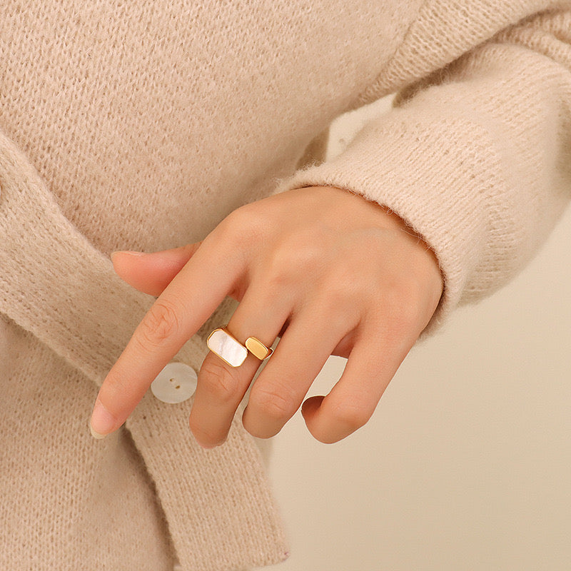 Kris Pearly square rings