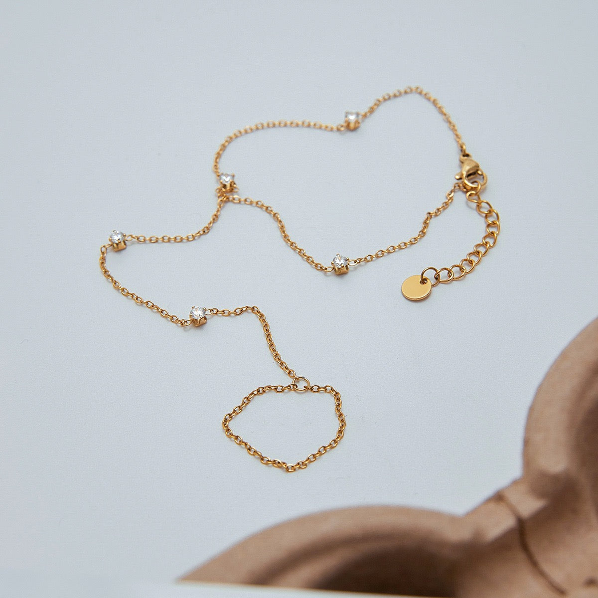 Bow hand chain