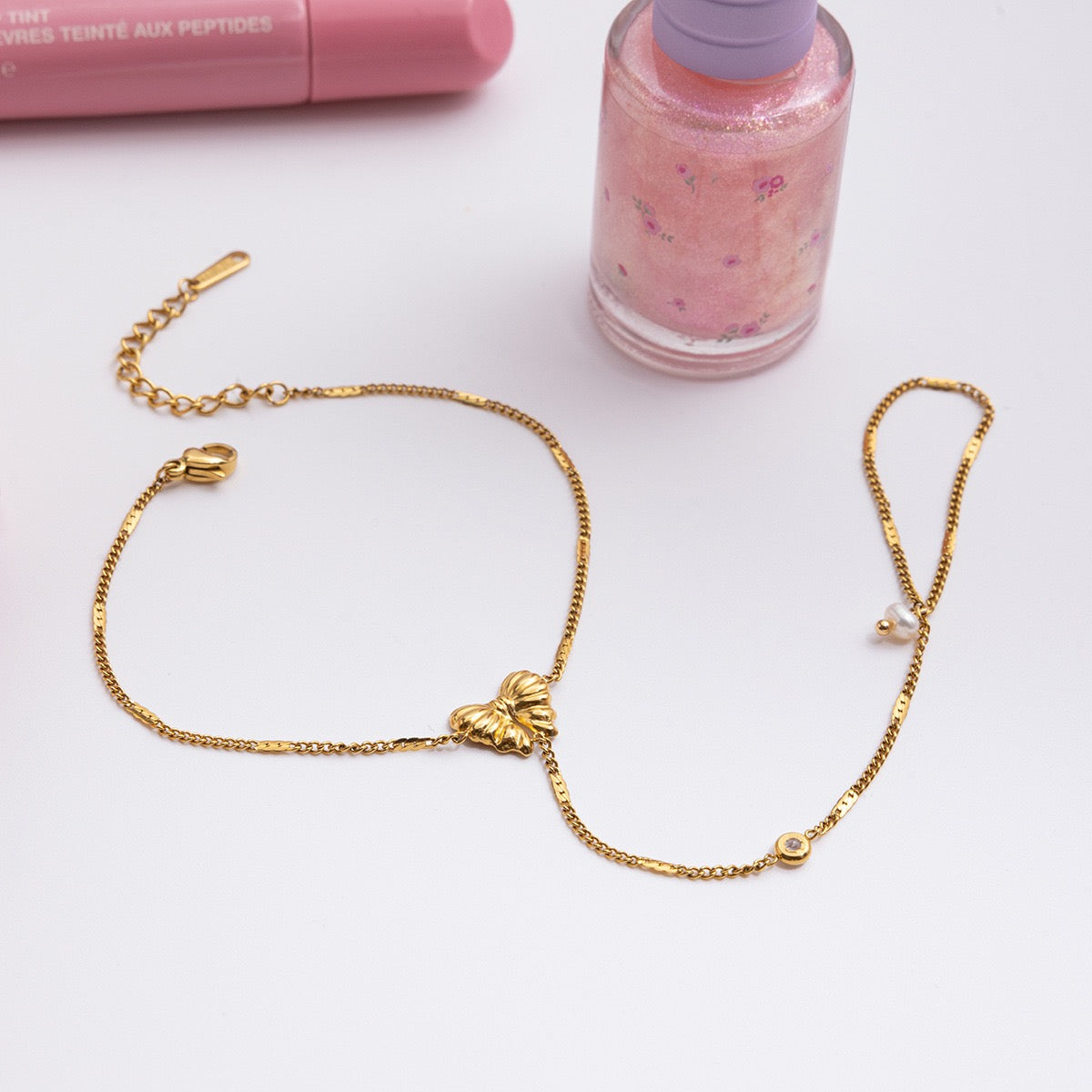 Bow hand chain