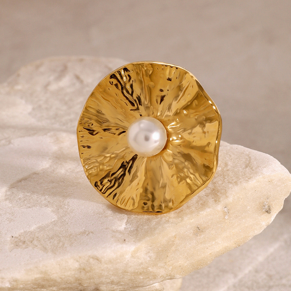 Louis Summer flower pearl ring