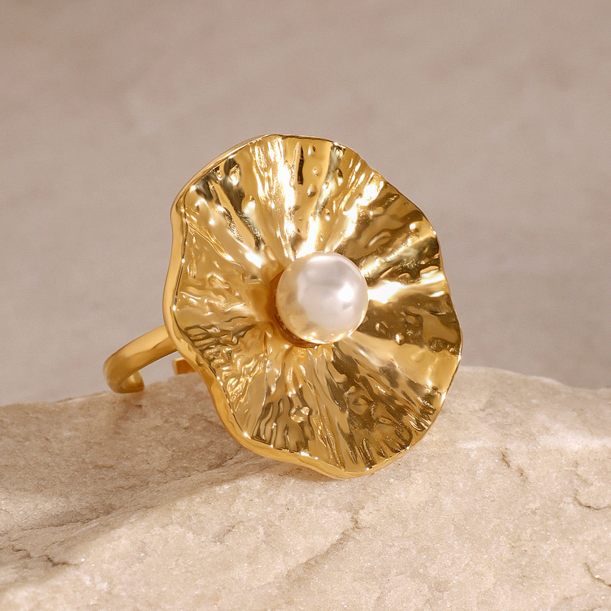 Louis Summer flower pearl ring
