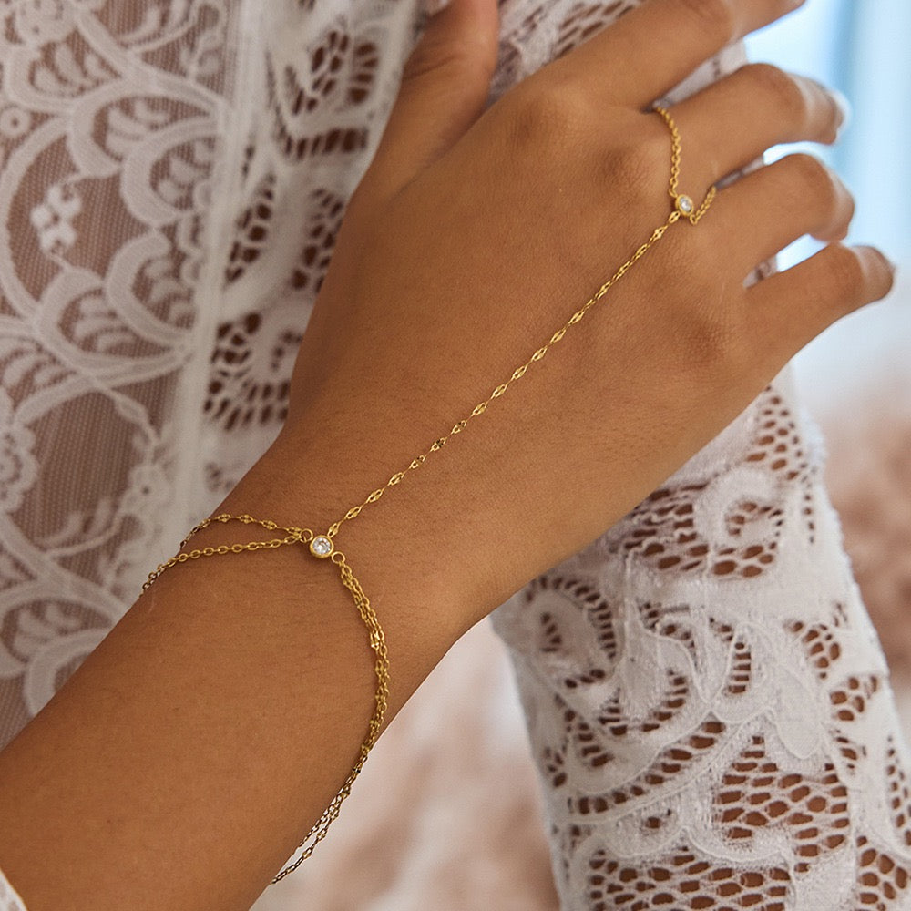 Layer hand chain