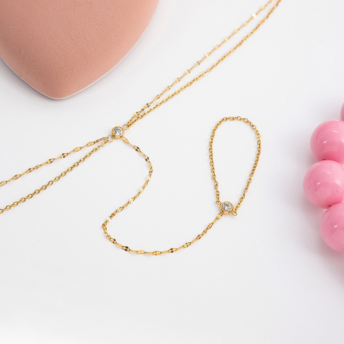 Layer hand chain