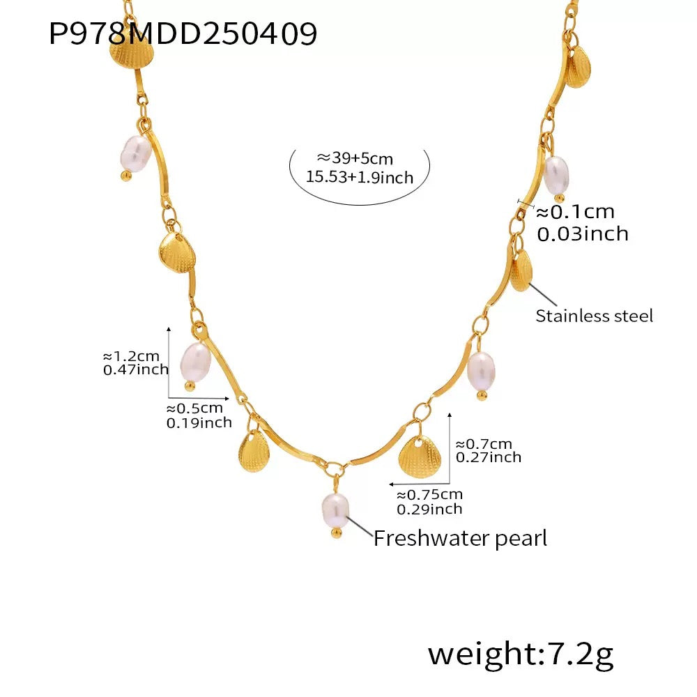 Pearl shell charm necklace