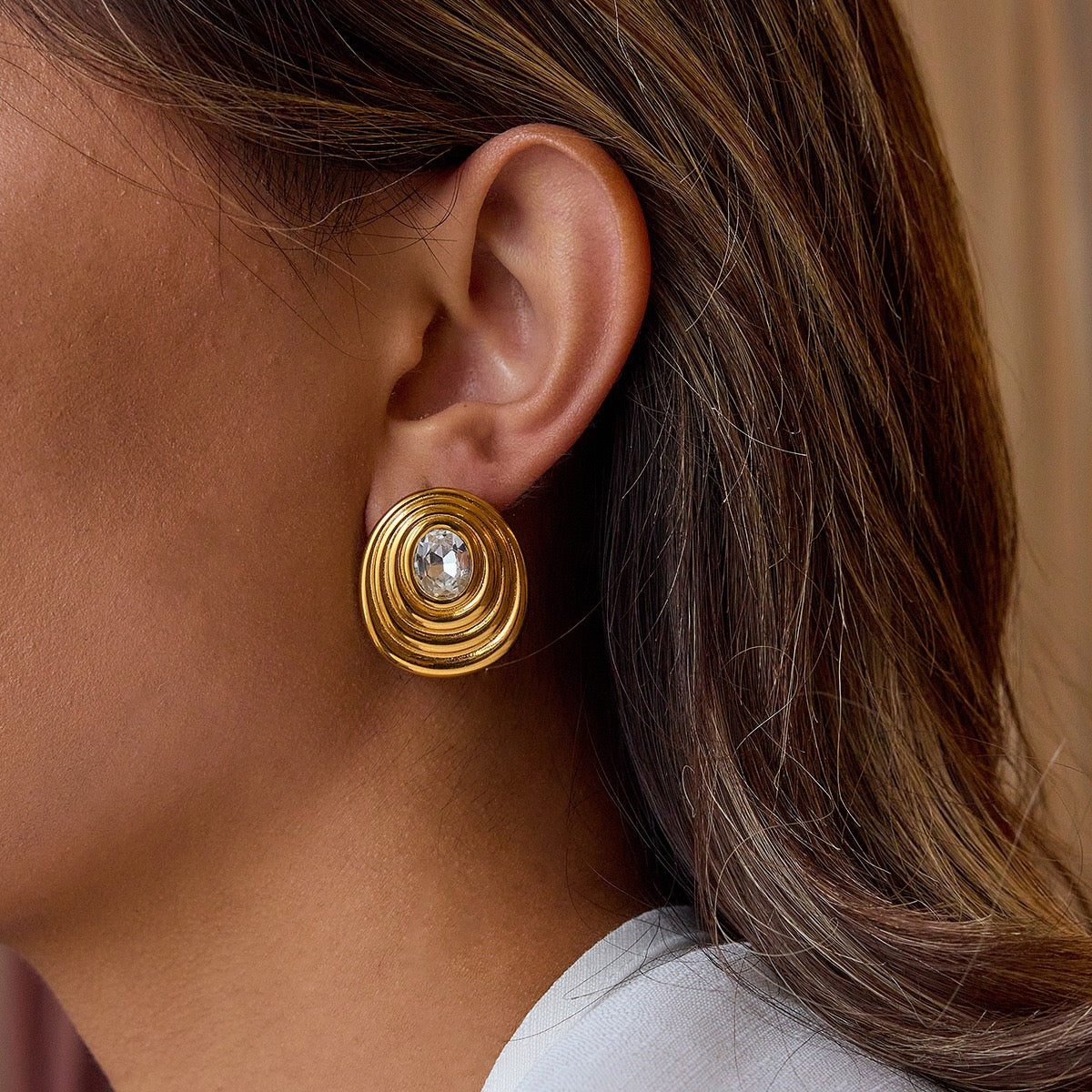 Classic swirl rock earrings