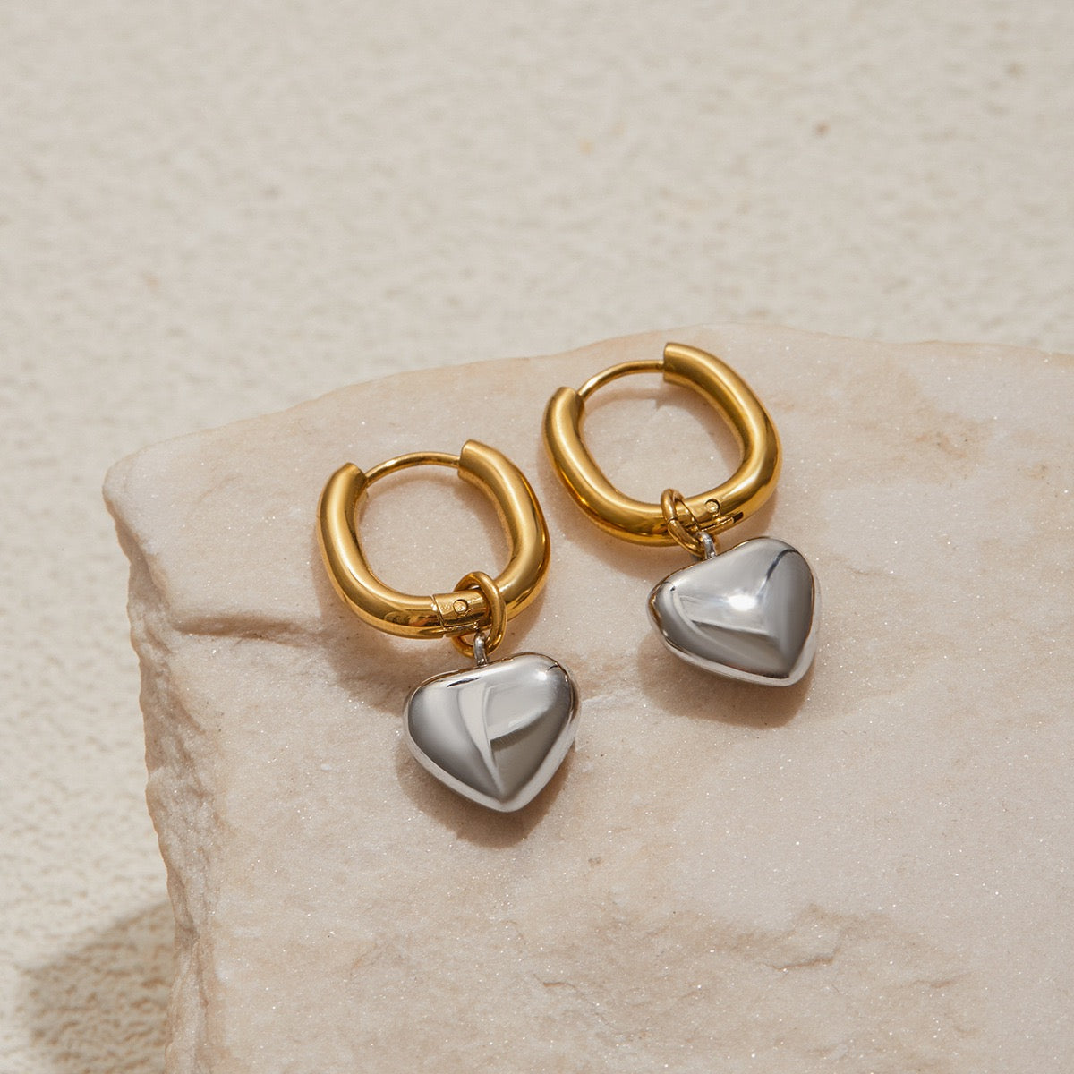 Two tones heart hoops earrings