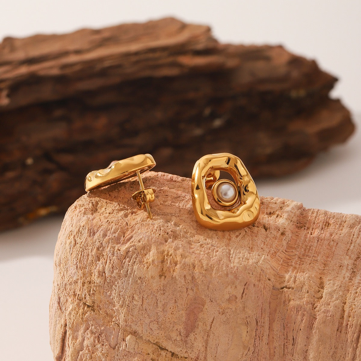 Dainty square pearly earrings