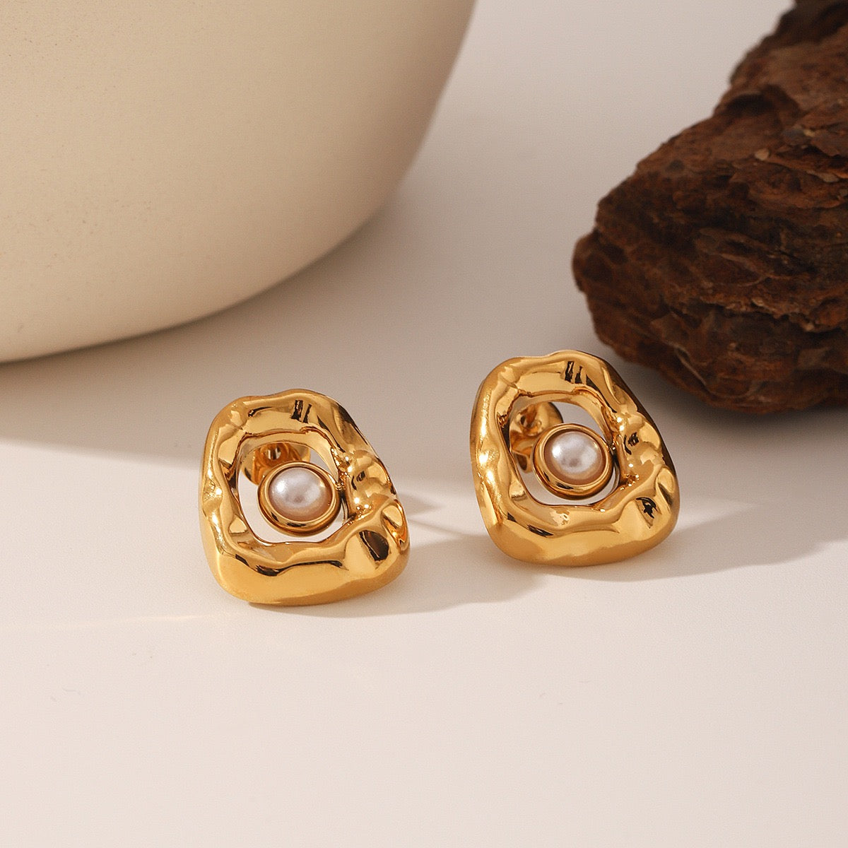 Dainty square pearly earrings