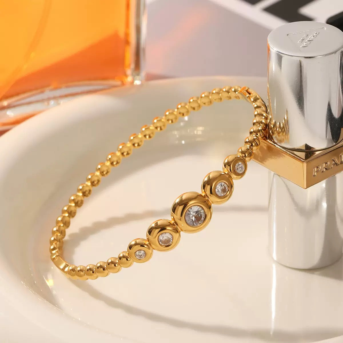 Round stars bangle