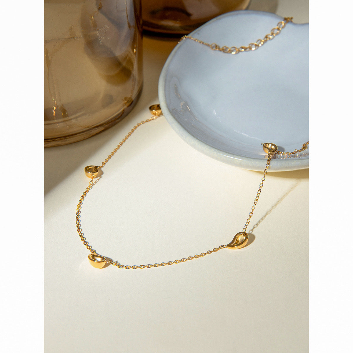 Elly Elegant ocean shell necklace
