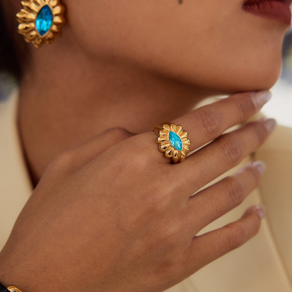 Blue flower ring