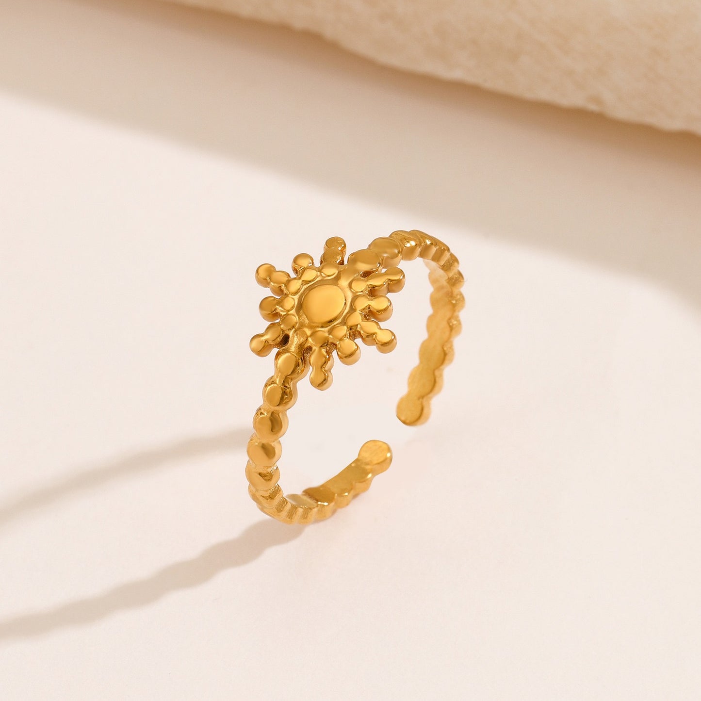 Perky sun ring