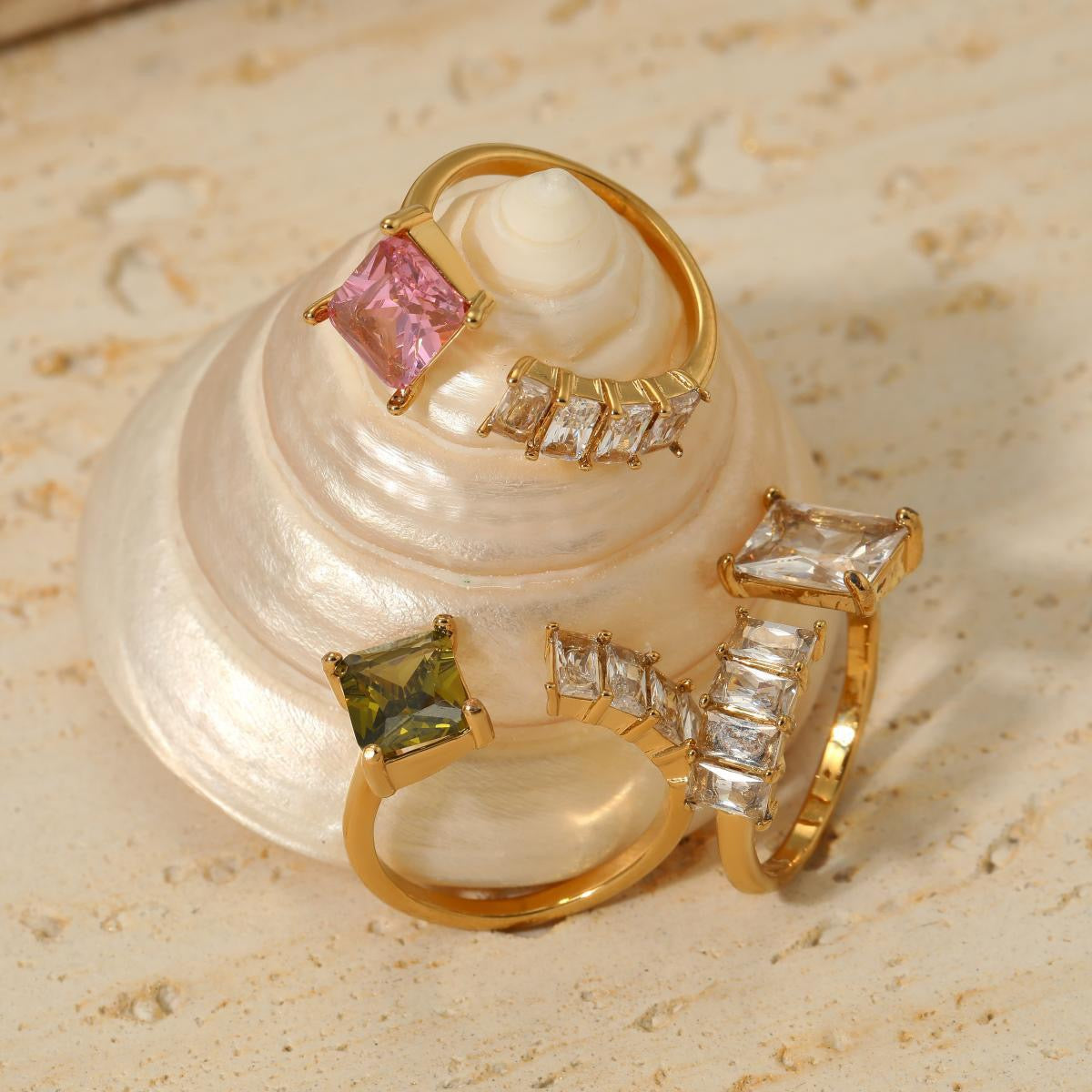 Gisele rings