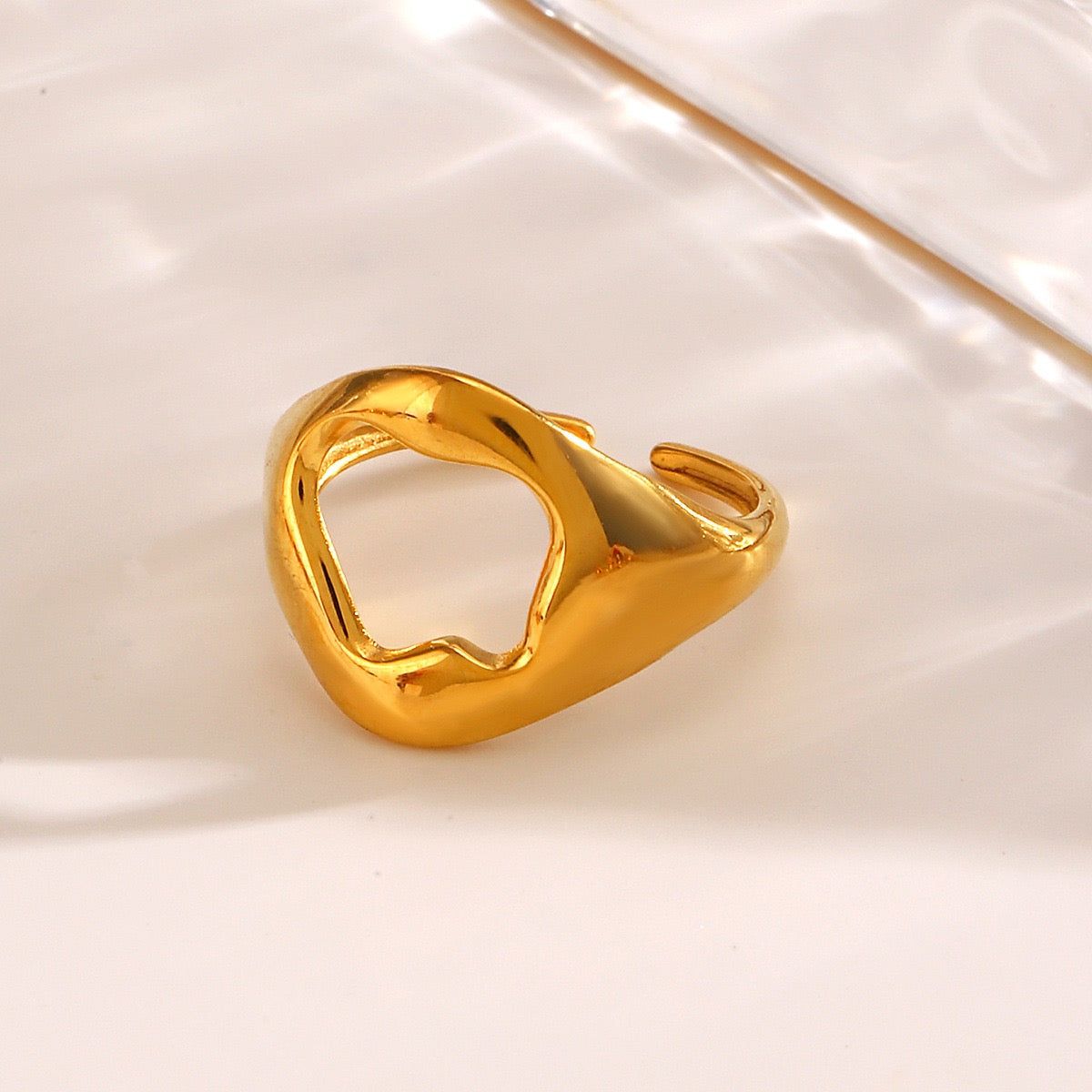 Hallow round rings