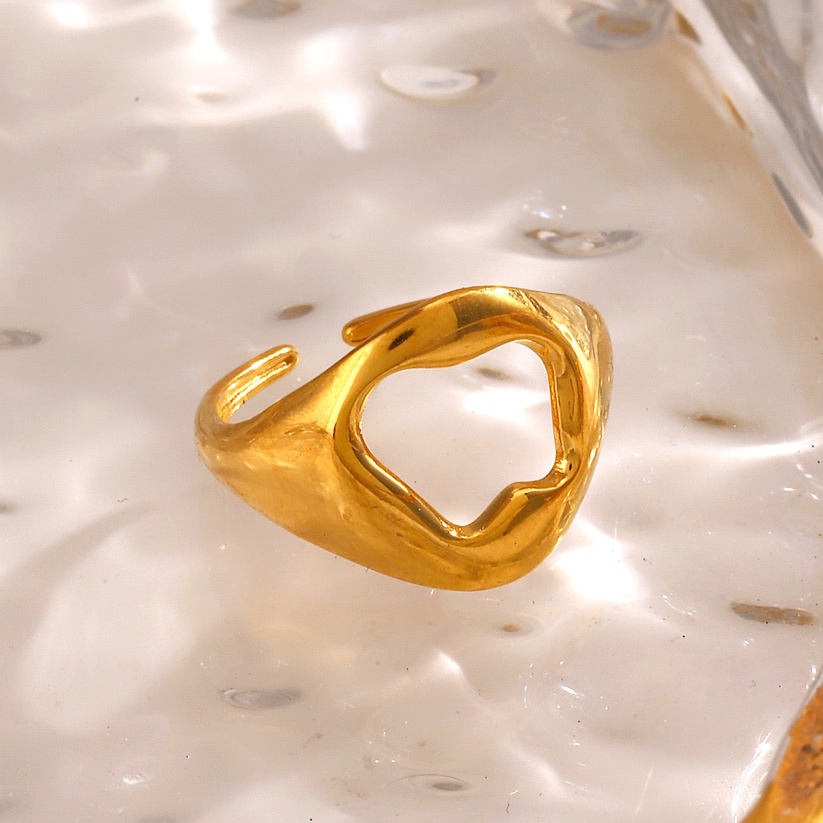 Hallow round rings