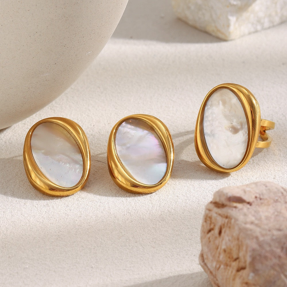 Grand mother of pearl set
