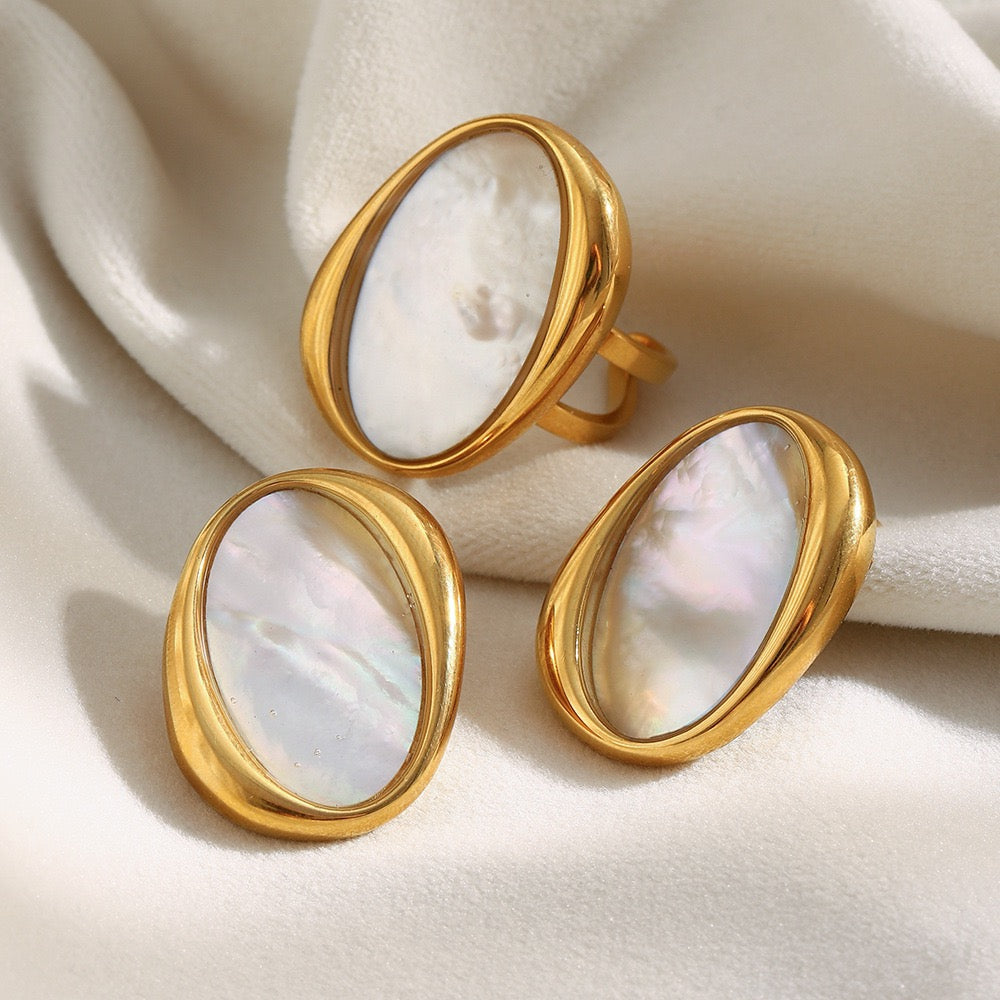 Grand mother of pearl set