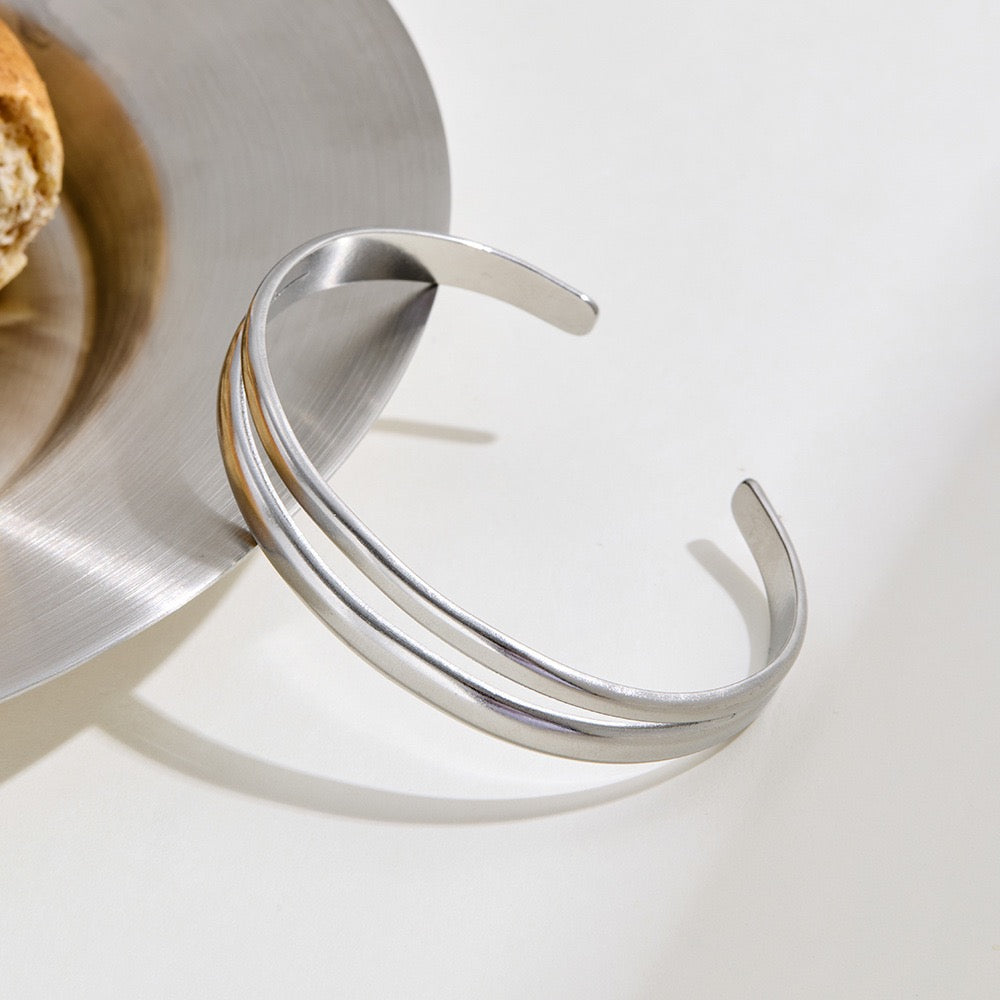 Layer bangle