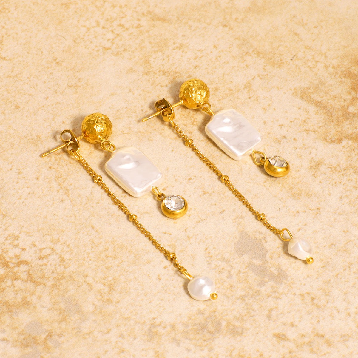 Dangling pearly two ways earrings