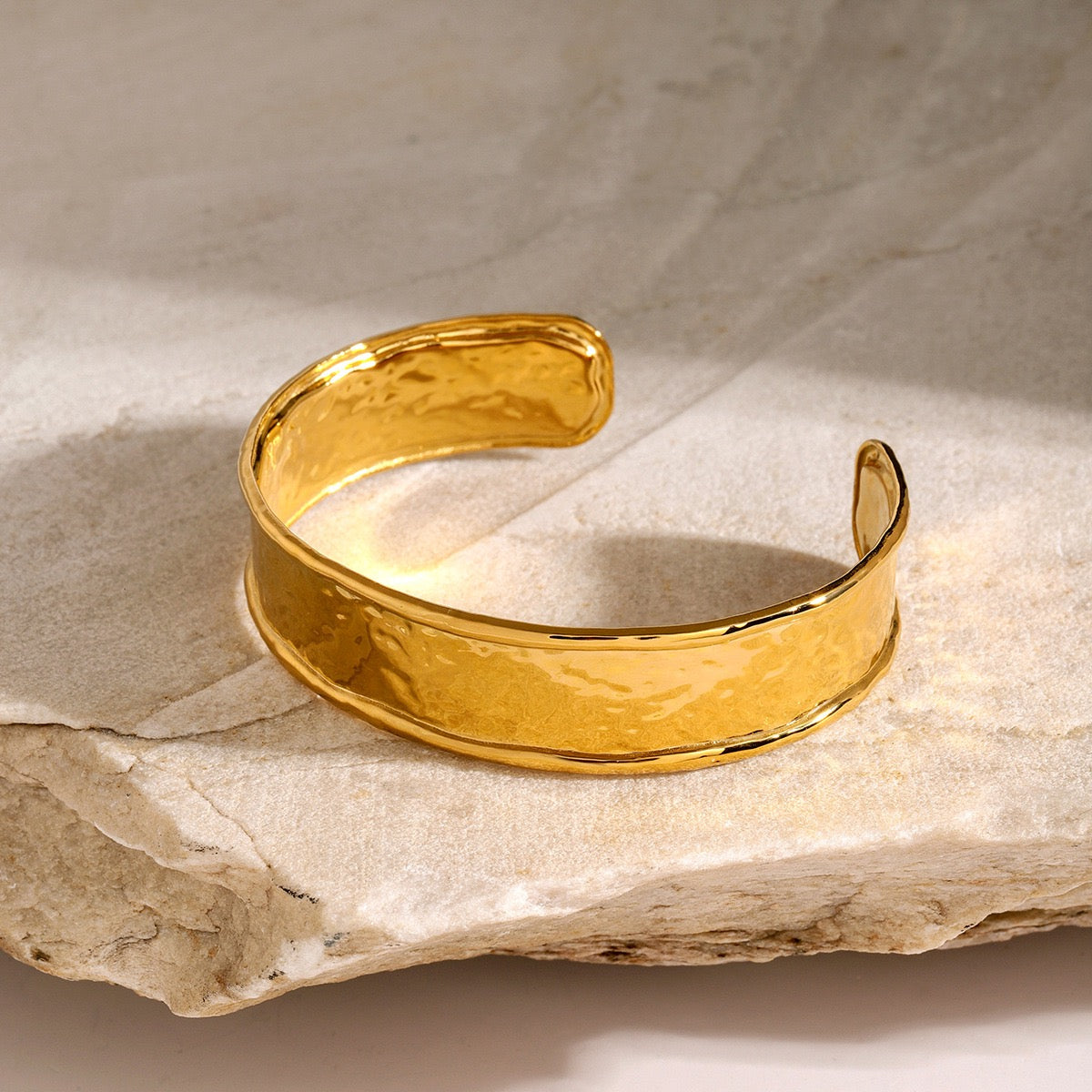 Classic bangle