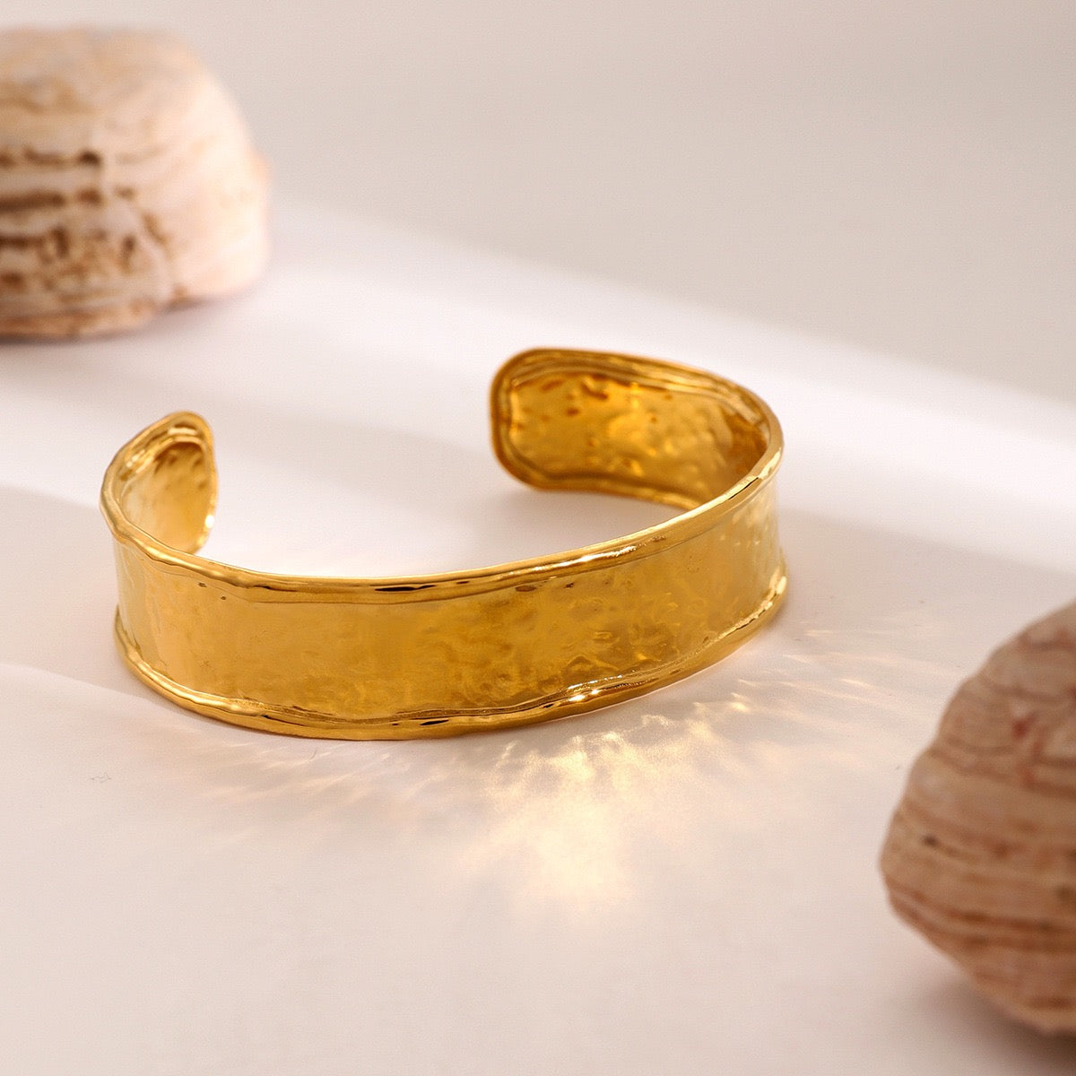 Classic bangle