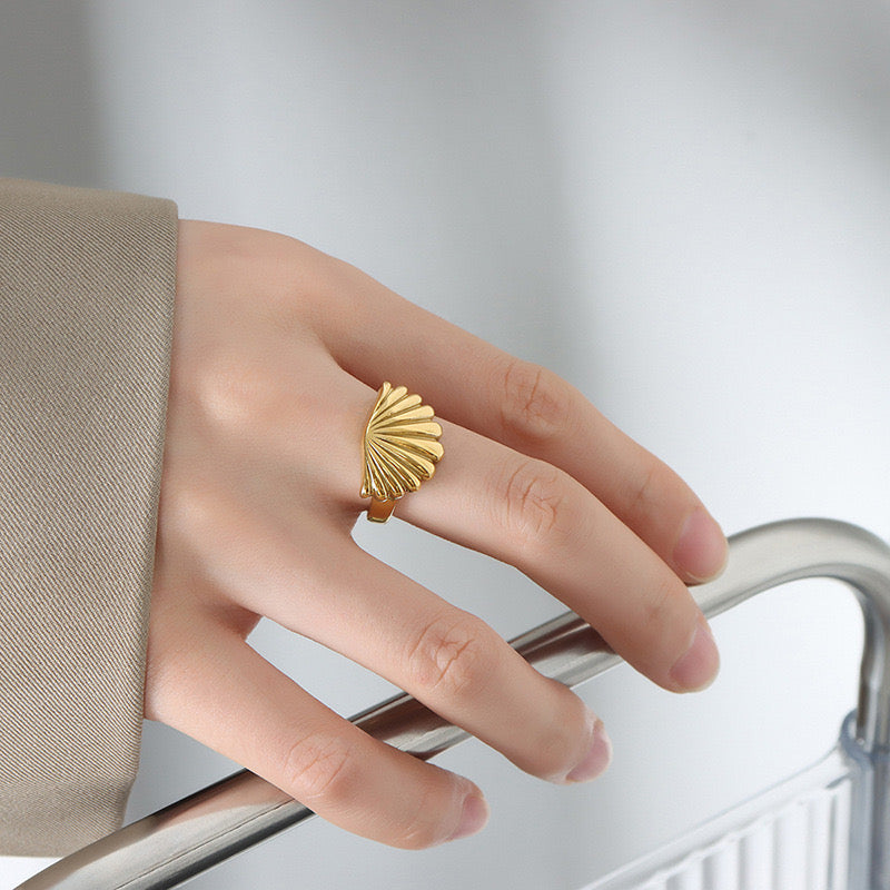 Bondi Emilia Big shell rings