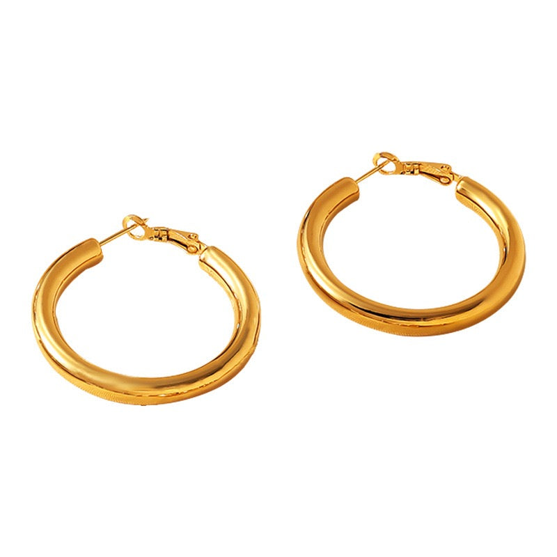 Classic round tube hoop earrings