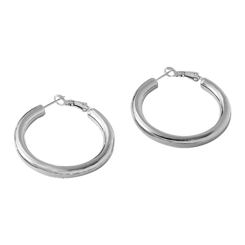Classic round tube hoop earrings