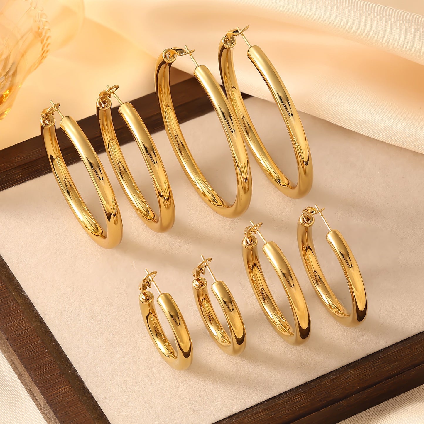 Classic round tube hoop earrings