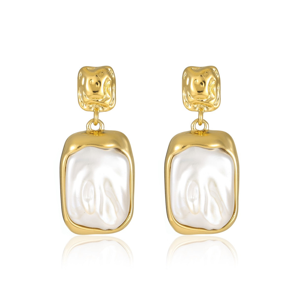 Square pearly earrings