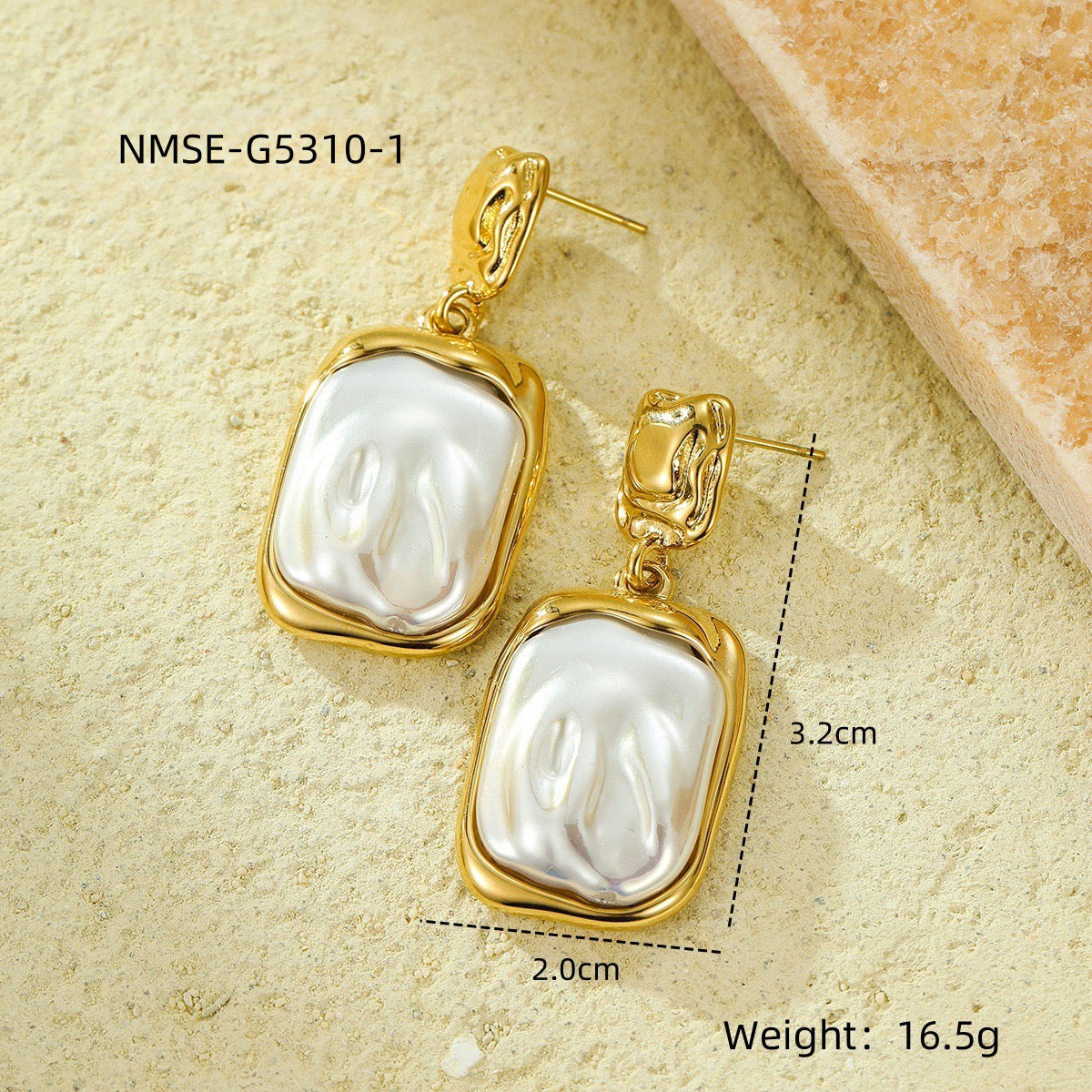 Square pearly earrings