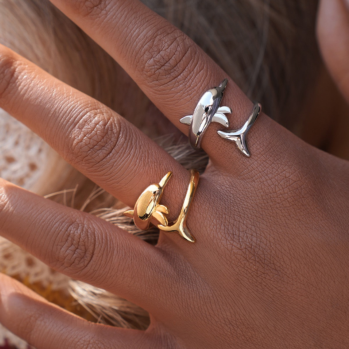 Dolphin rings