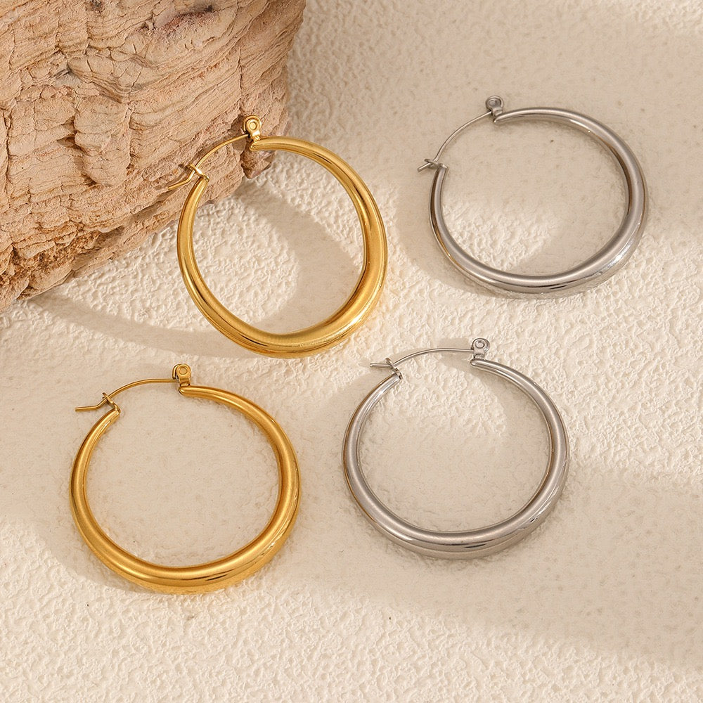 Classic hollow hoop earrings