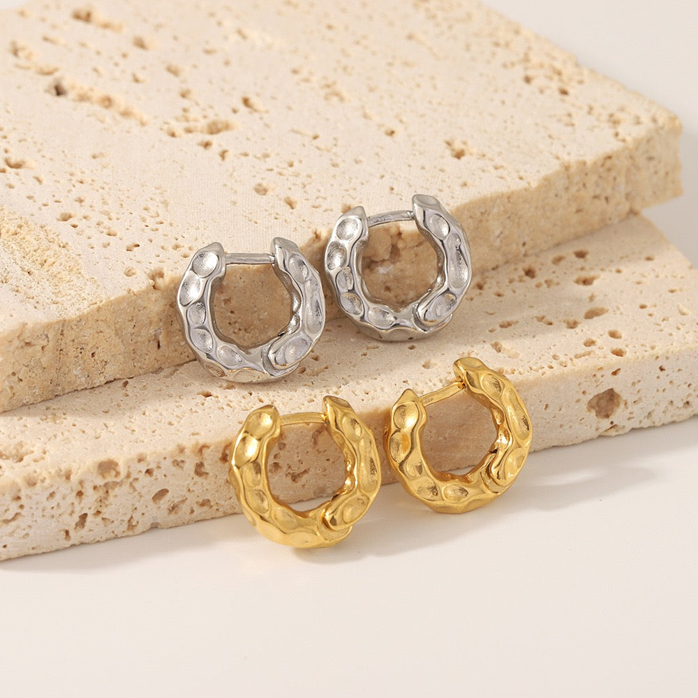 Dainty lava melting hoop earrings