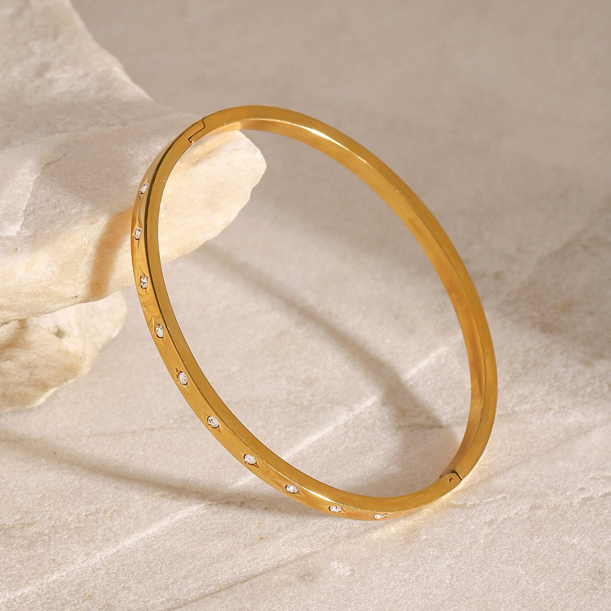 Zircon slim bangle