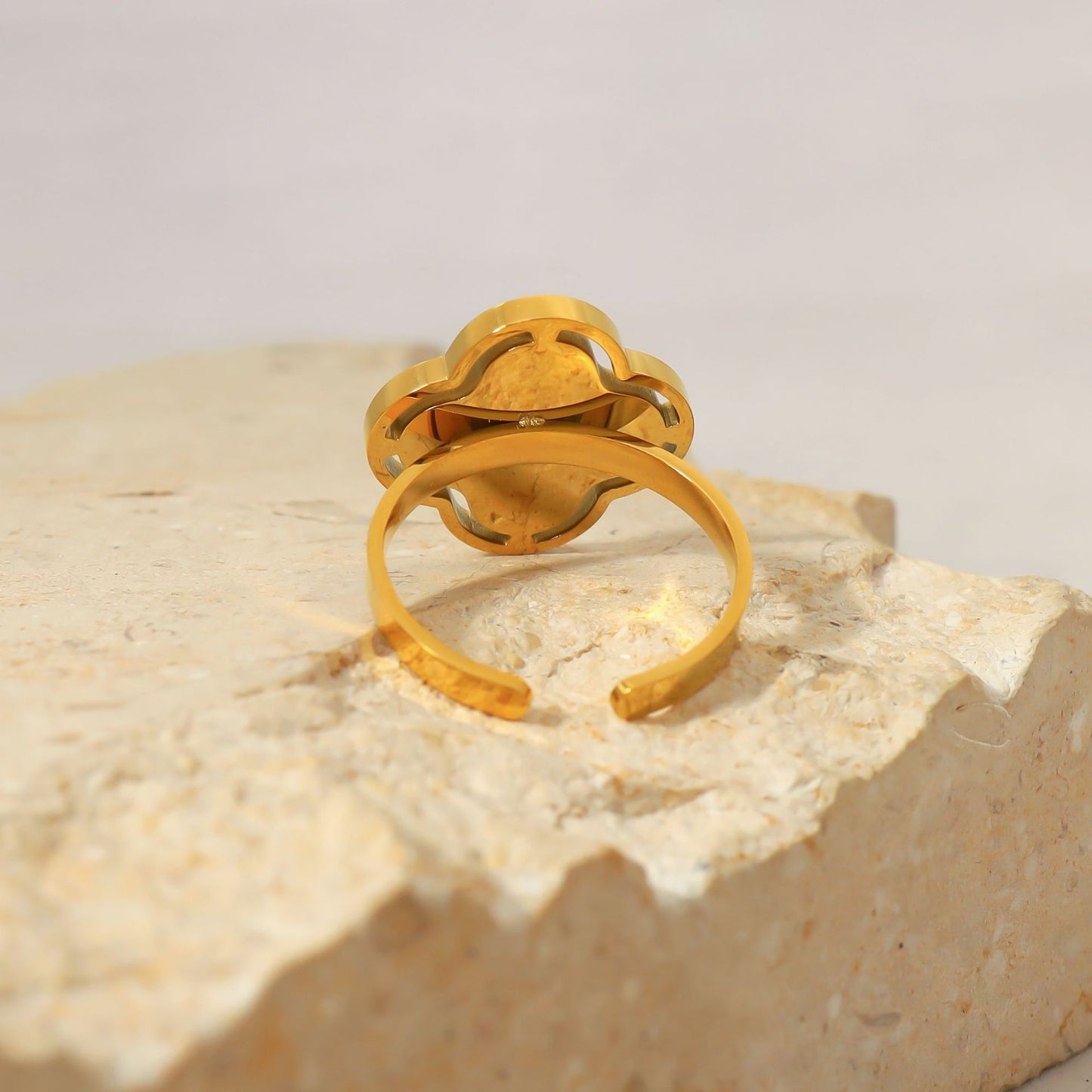 Clover flower ring