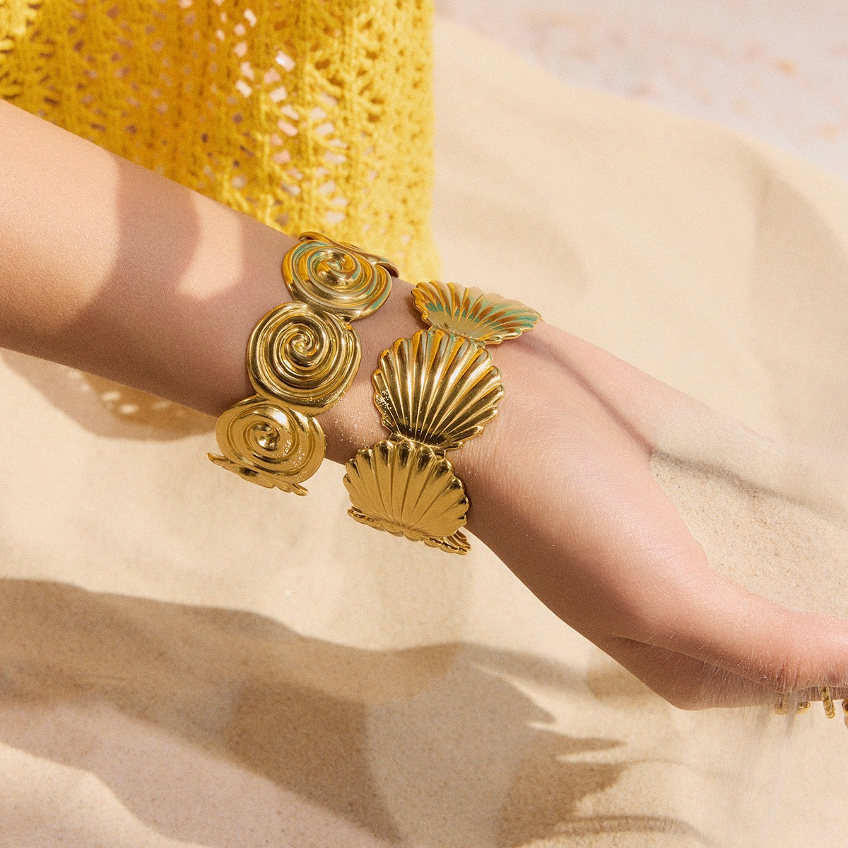Jacaranda shell bangle