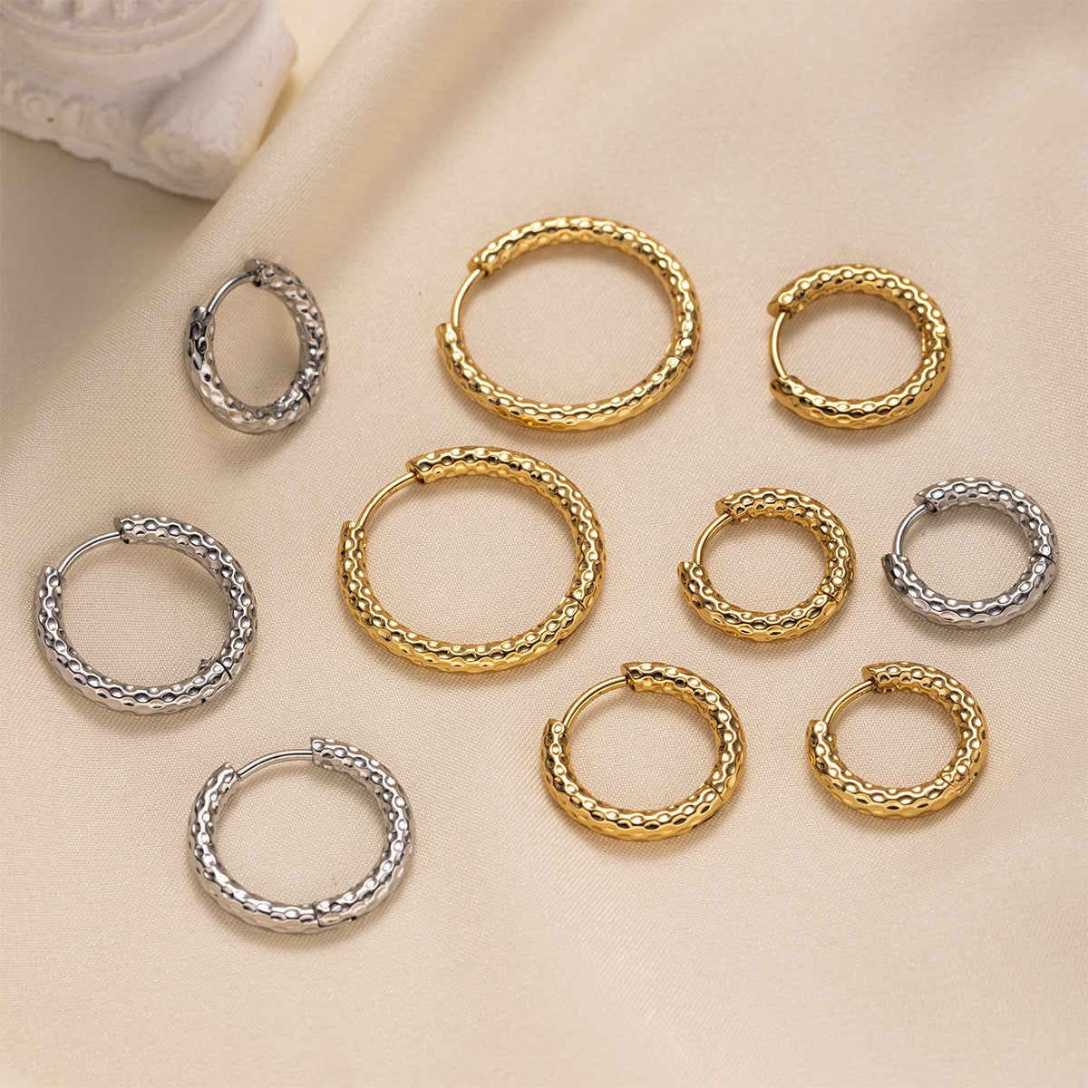 2mm classic pattern hoops earrings