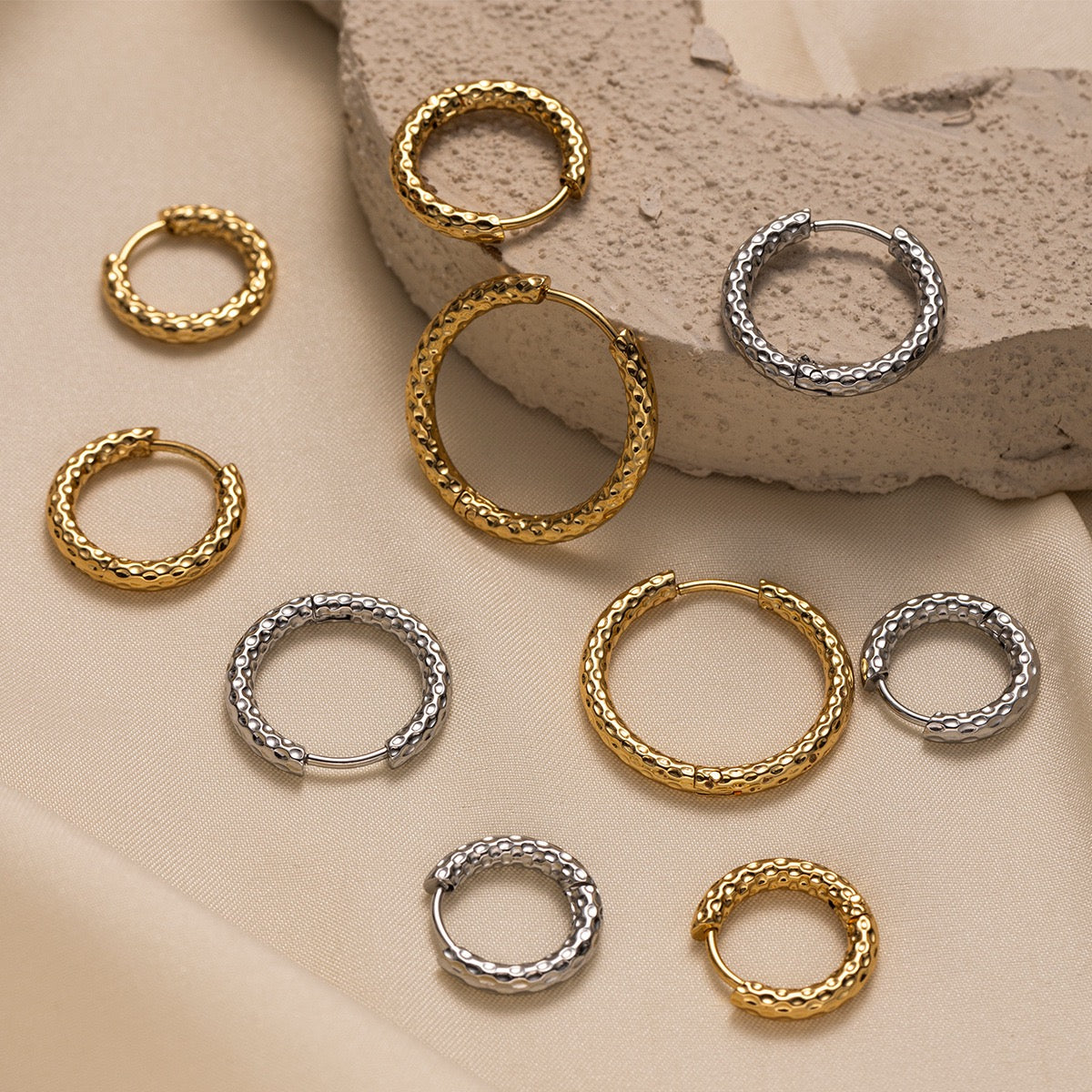 2mm classic pattern hoops earrings