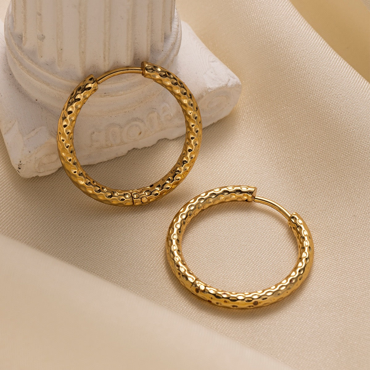 2mm classic pattern hoops earrings