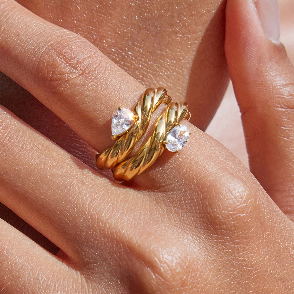 Curly rock rings
