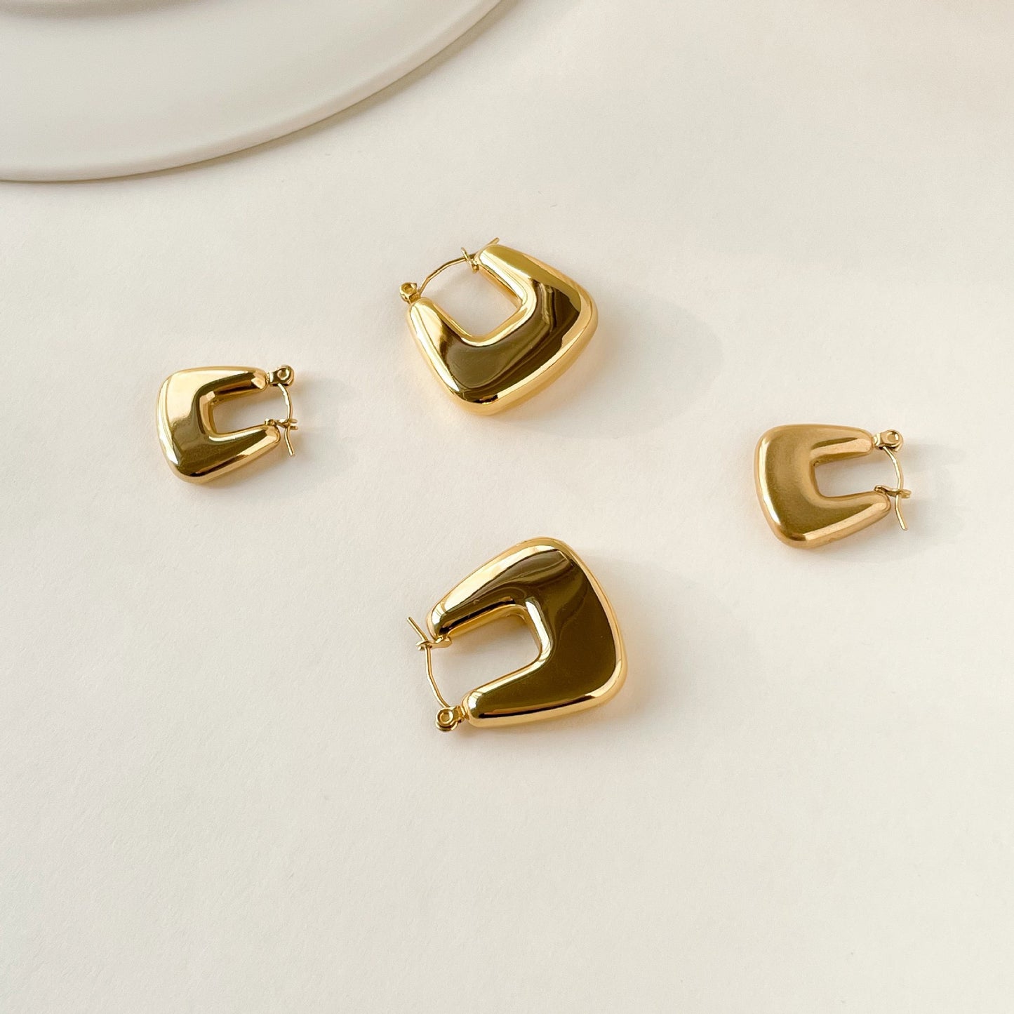 Chubby square hoop earrings
