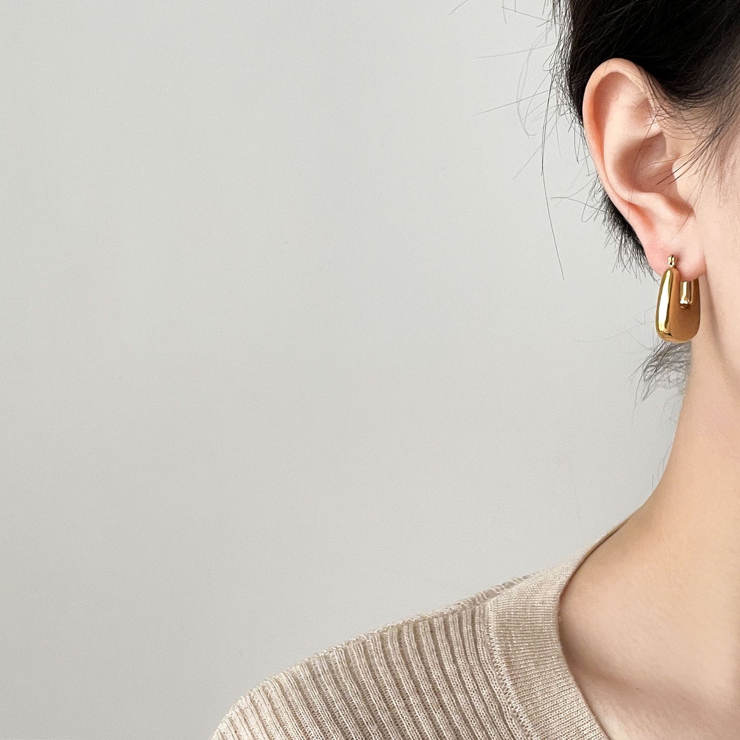 Chubby square hoop earrings