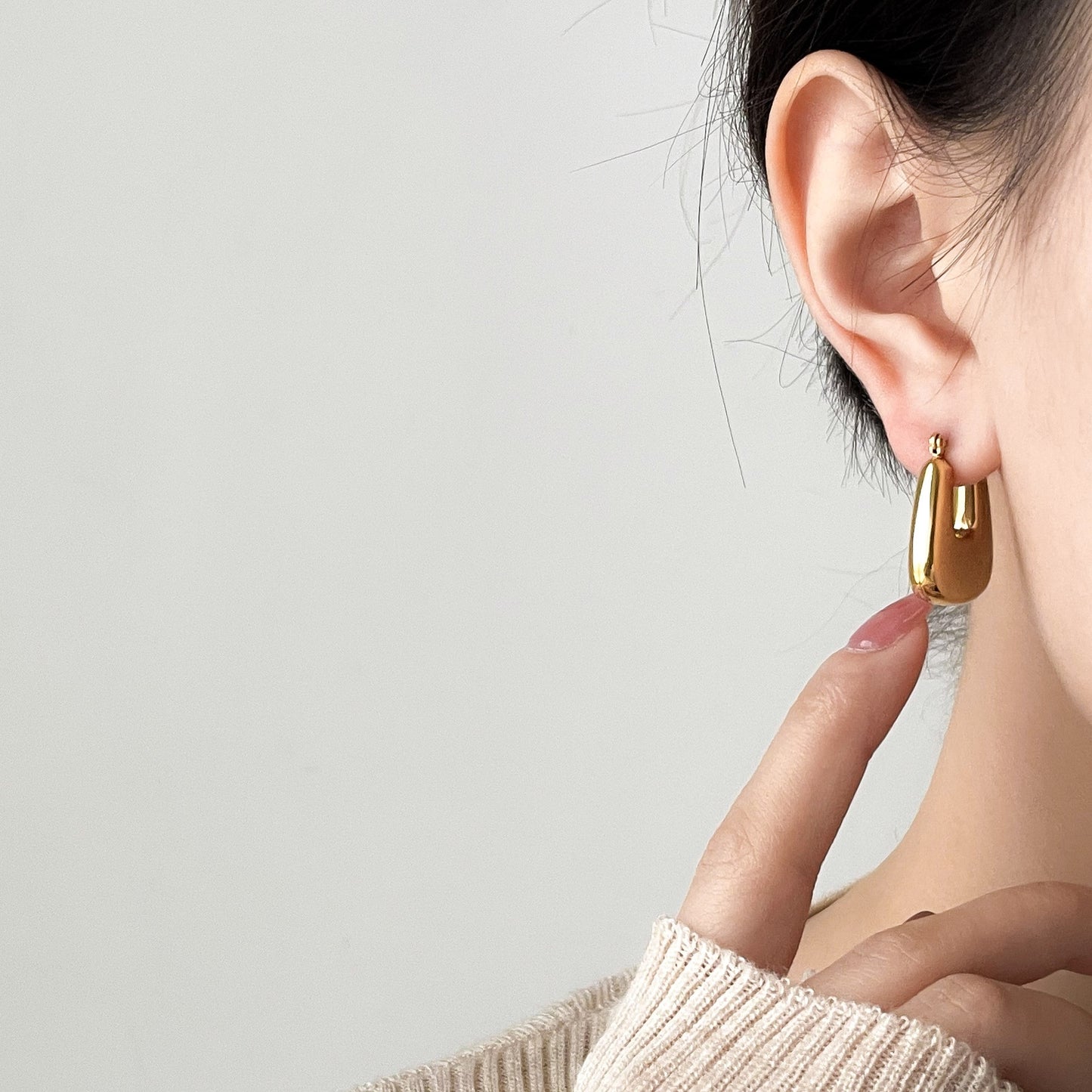 Chubby square hoop earrings
