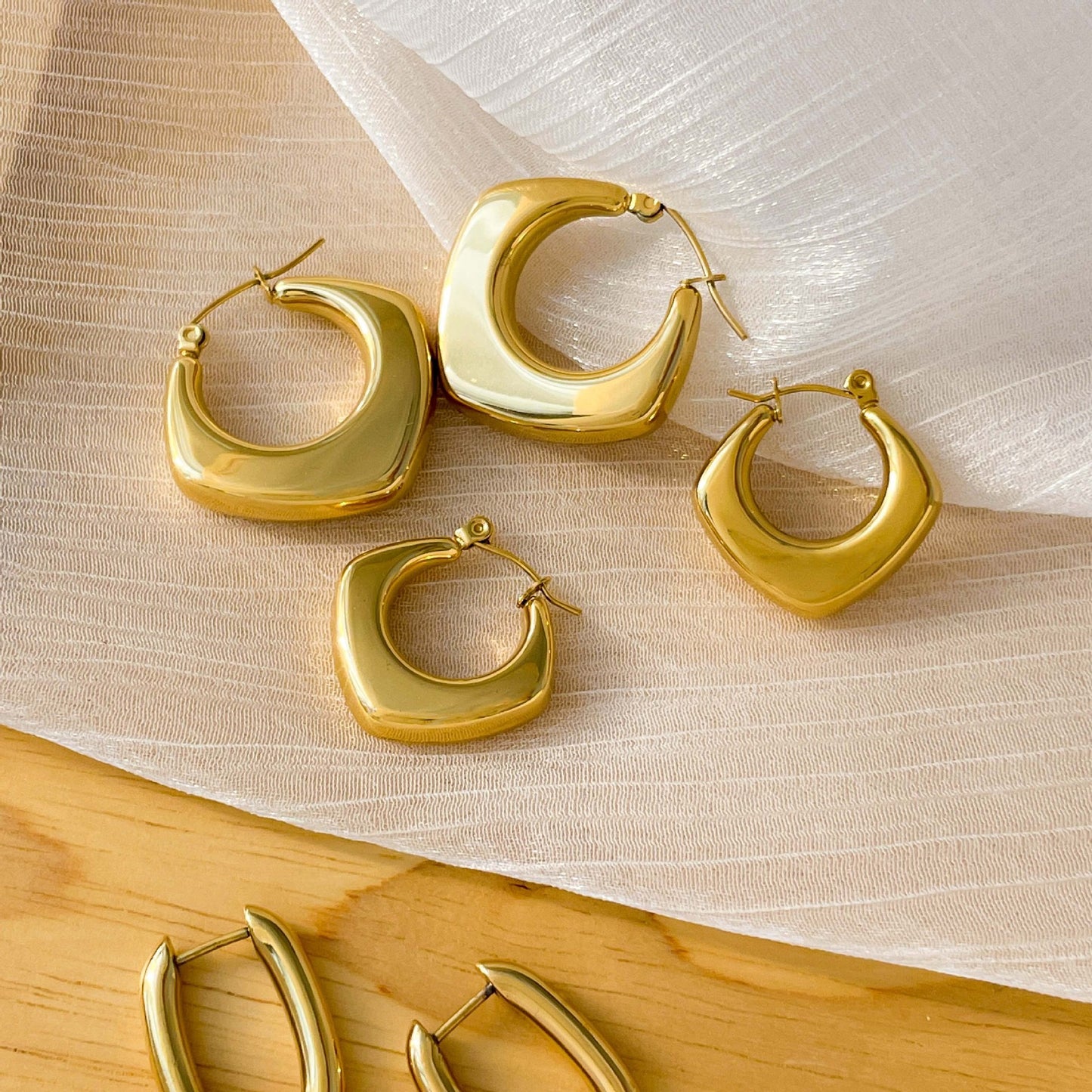 Club square hoops earrings